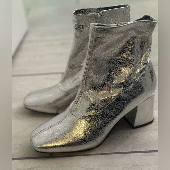 BC Footwear By Seychelles - Unforgettable Ankle Boot in Silver- size 8.5 - NWOB - Picture 6 of 13